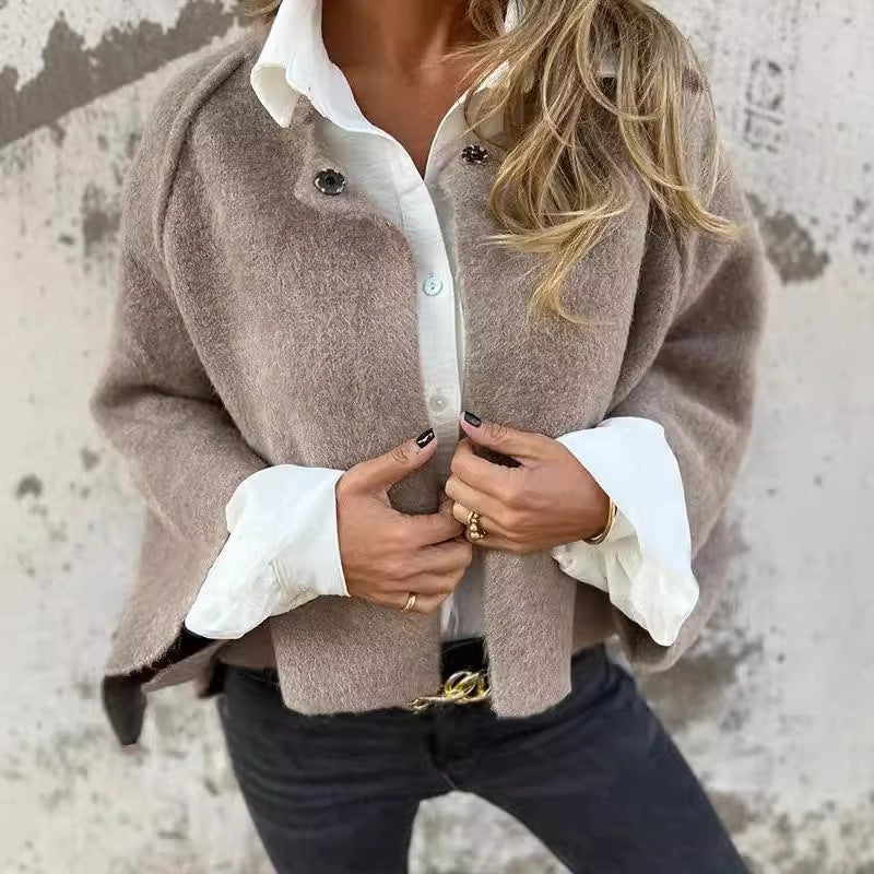 Flarella™ - Korte jas met elegante uitlopende mouwen